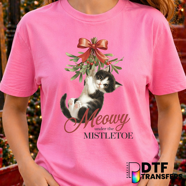 Meowy Under the Mistletoe – Christmas DTF Transfer