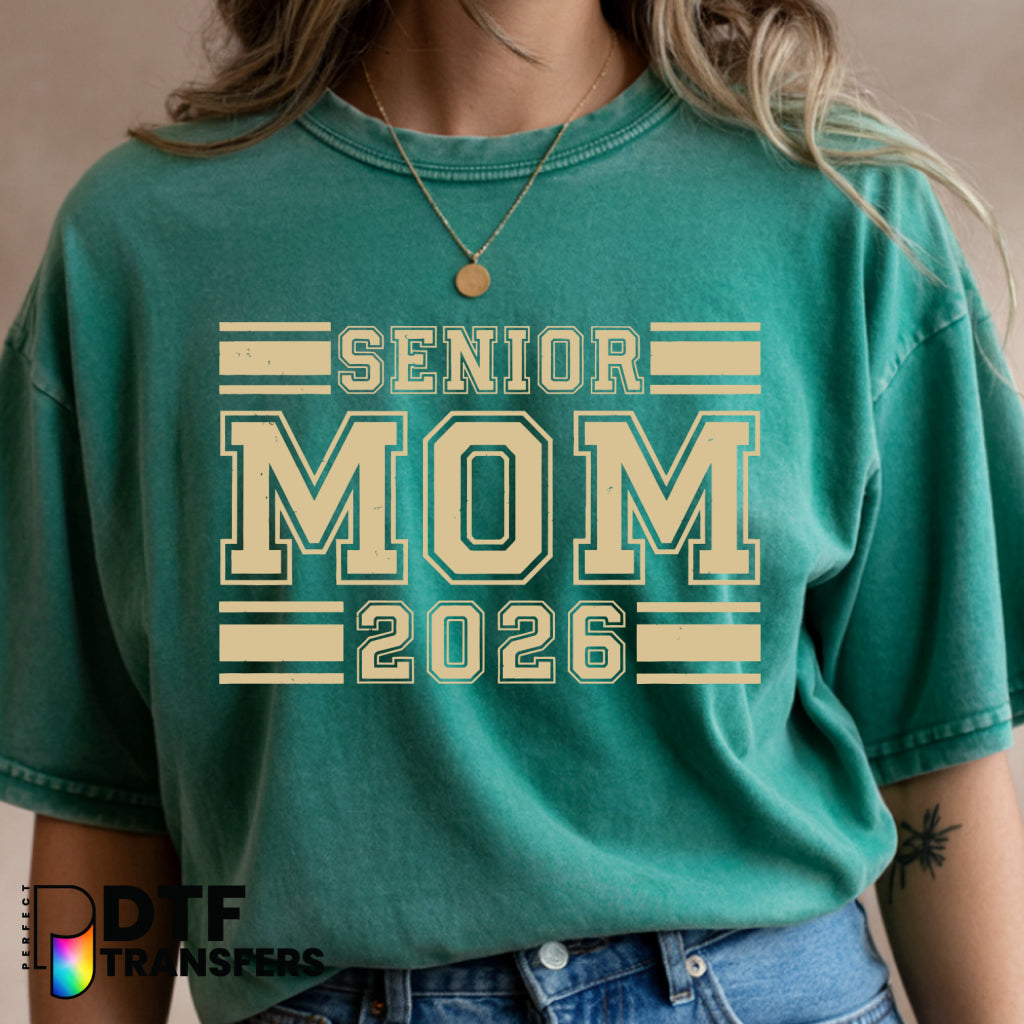 Vintage Varsity Senior Mom 2026 – Teacher DTF Transfer