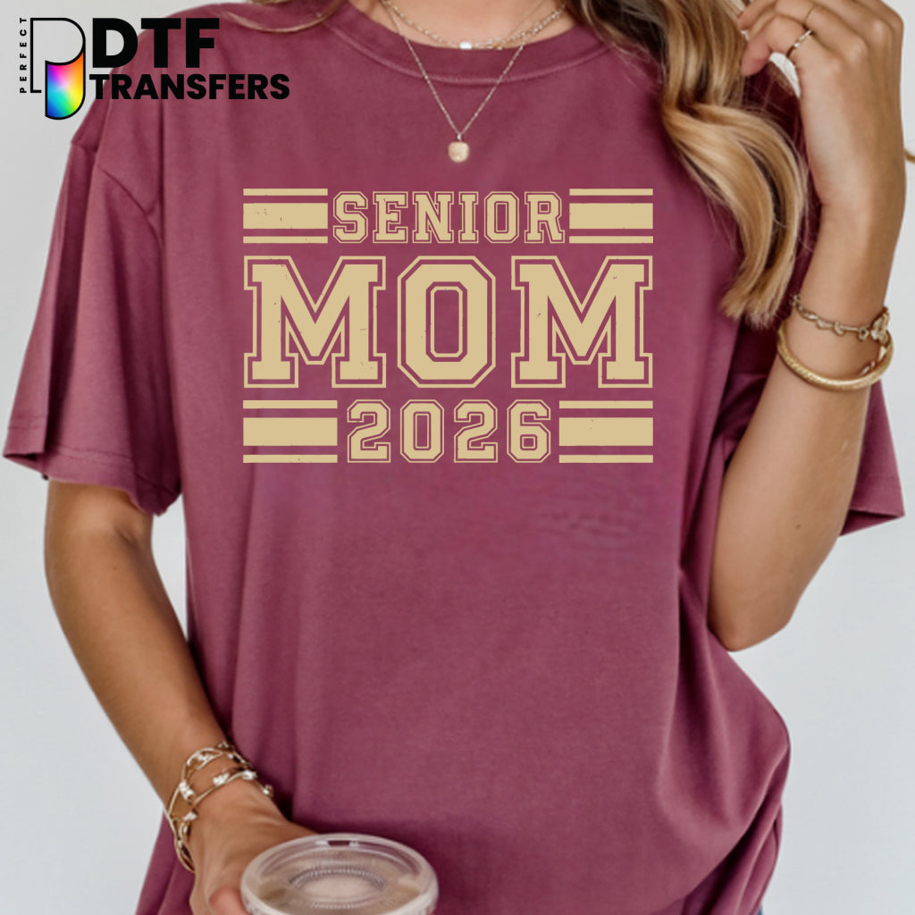 Vintage Varsity Senior Mom 2026 – Teacher DTF Transfer