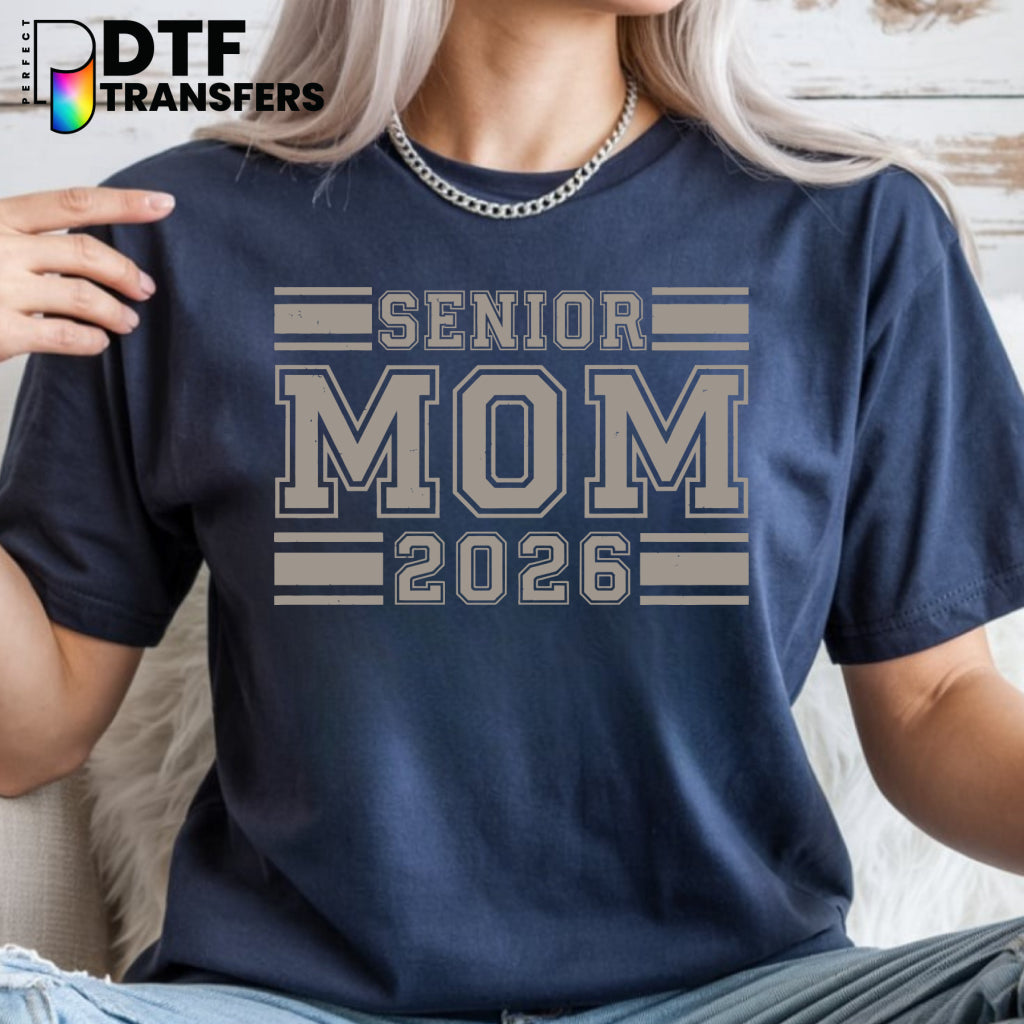 VINTAGE VARSITY SENIOR MOM 2026 – Teacher DTF Transfer
